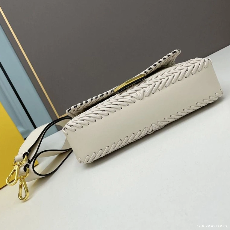 Affordable HOT In Stitching Bag Baguette Medium Leather White Fendi 0719